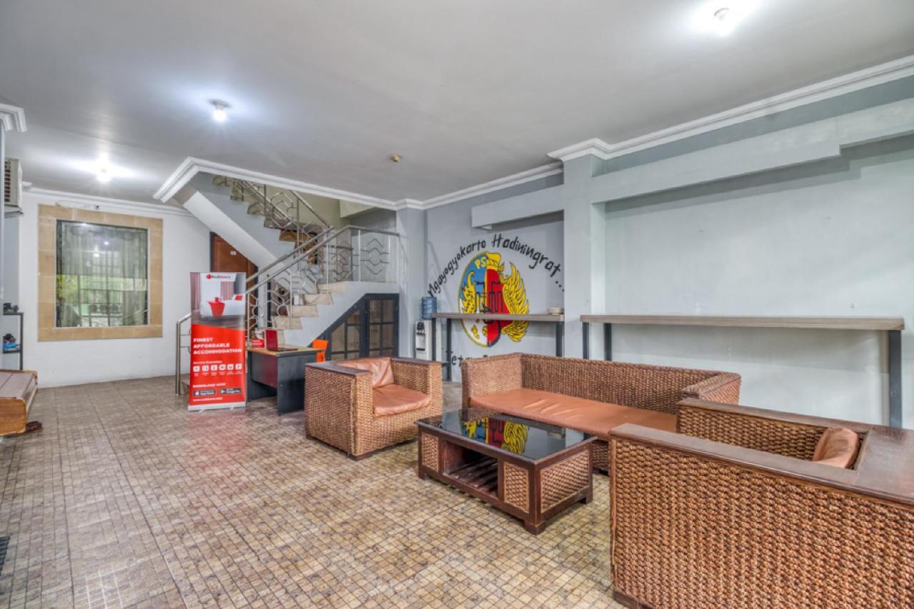 Reddoorz Hostel Near Stadion Mandala Krida Yogya Джокьякарта Экстерьер фото