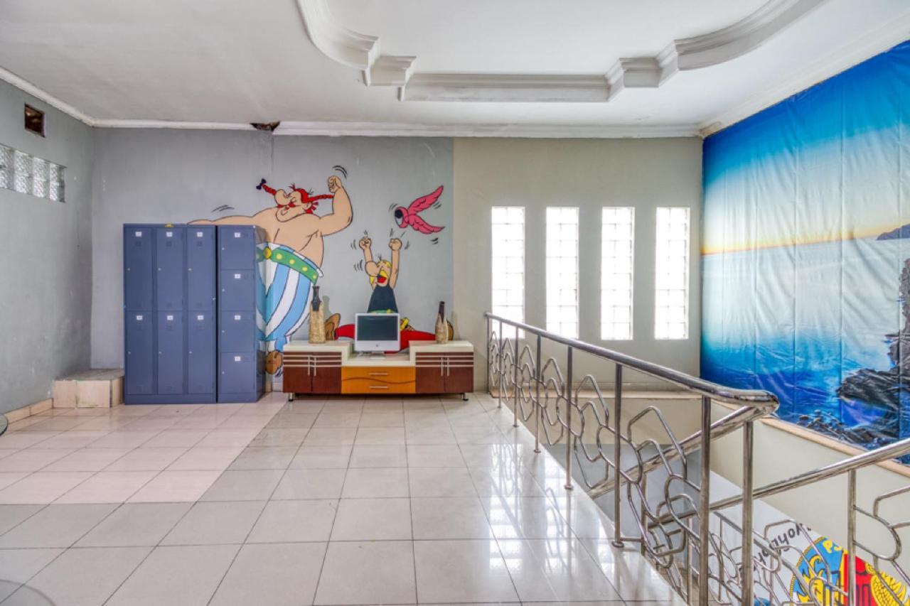 Reddoorz Hostel Near Stadion Mandala Krida Yogya Джокьякарта Экстерьер фото